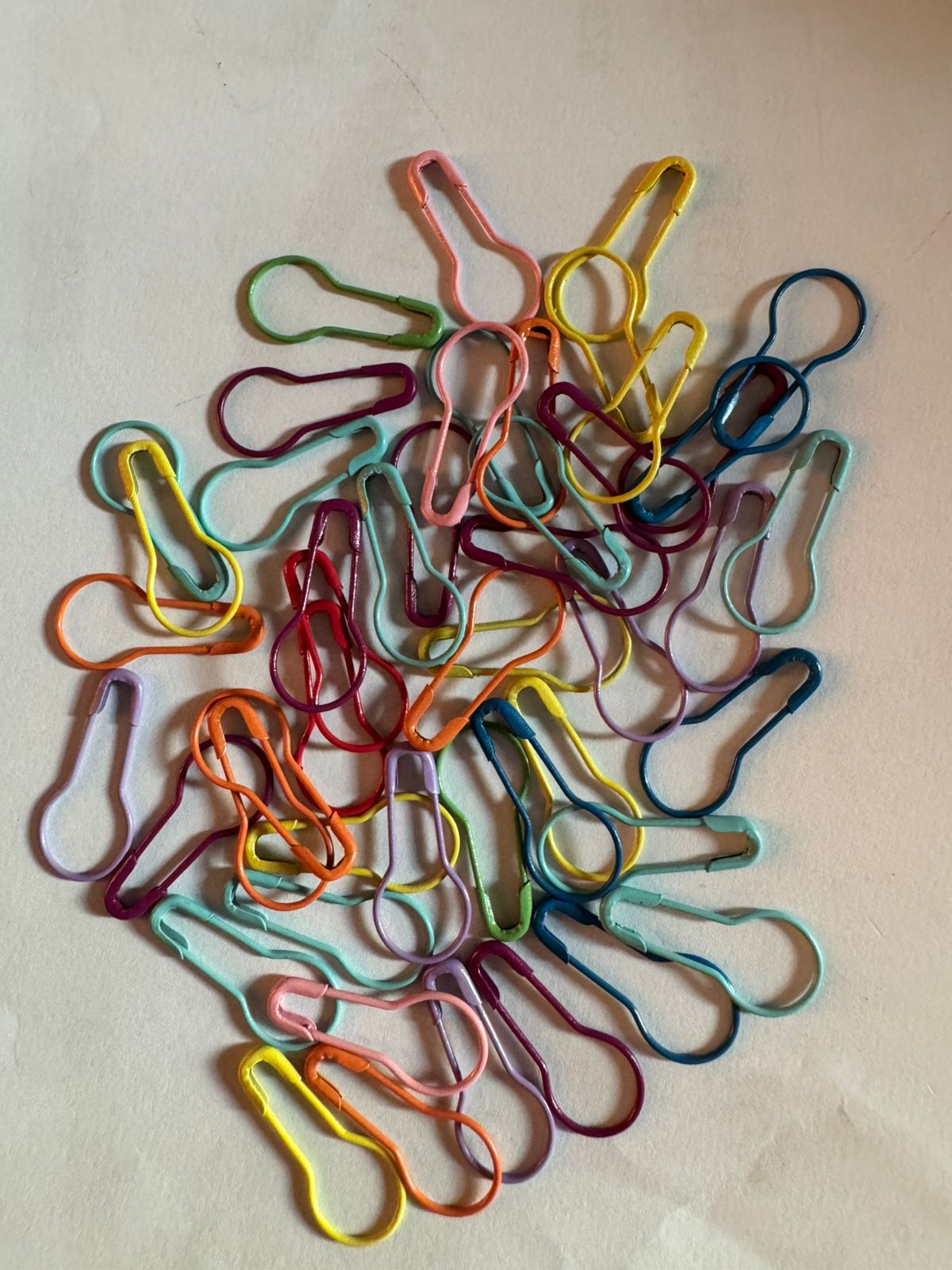 Snag-free pins Multi